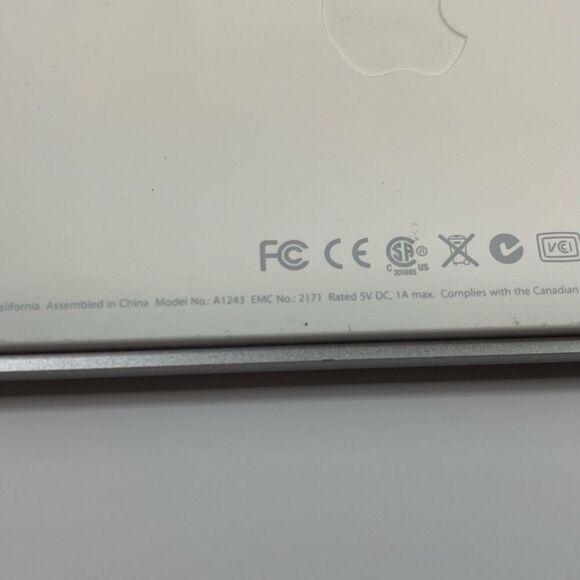 Apple Keyboard - Model A1243 - USB - Wired Numeric Keypad - Picture 3 of 4